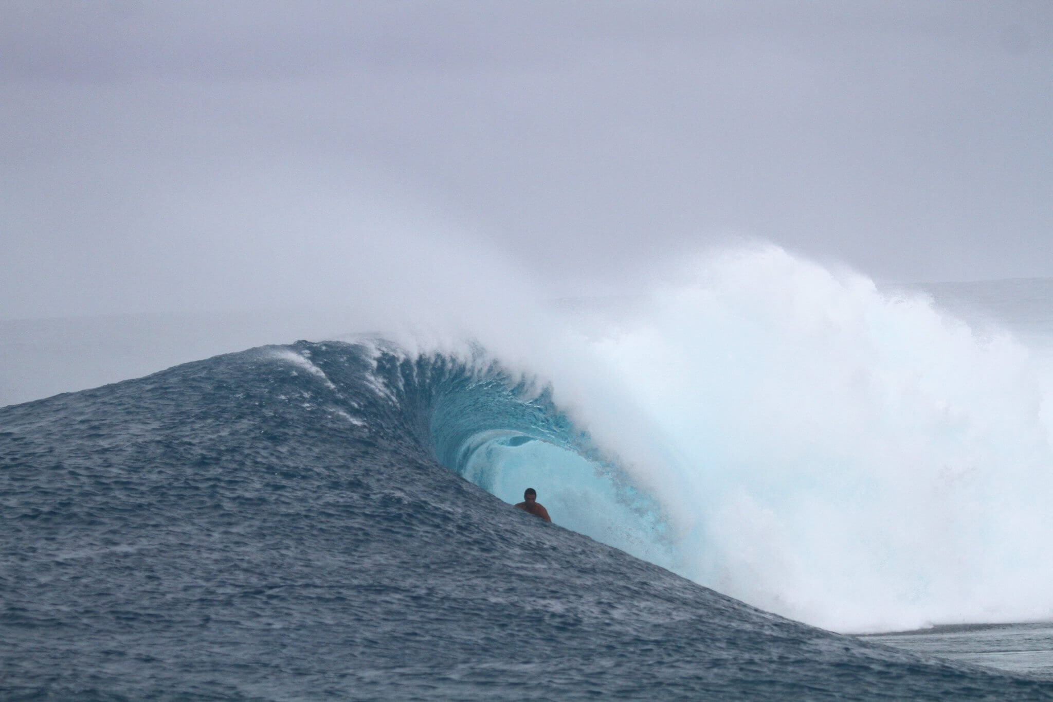 Szörfözés a Pohnpei Surf Clubban