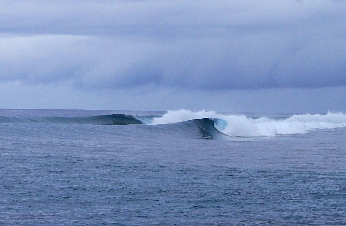 Impresionante Alineación en el Club de Surf de Pohnpei