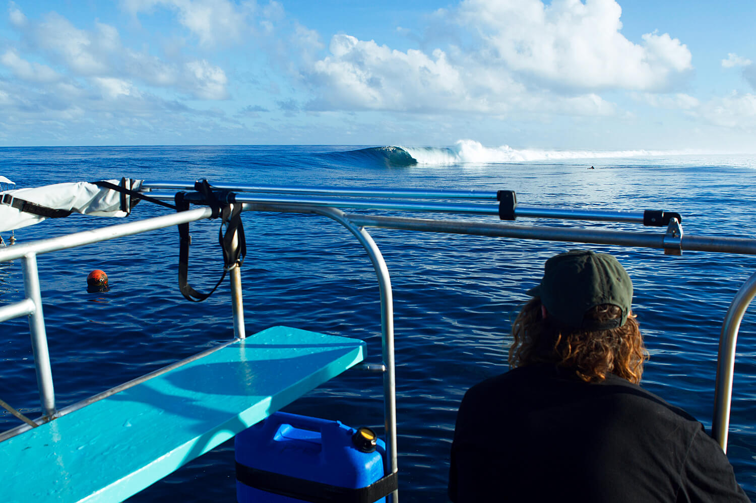 Visdom om fantastisk surf fra båden