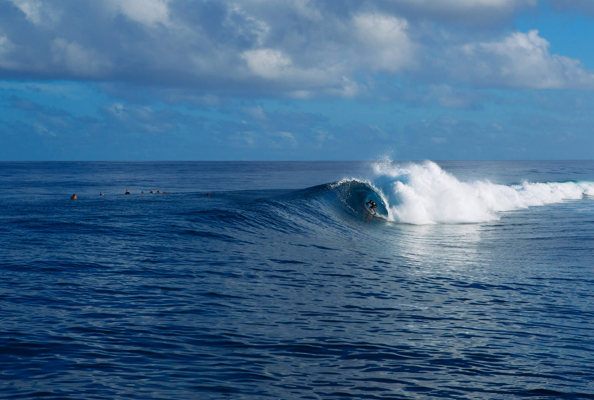 Mooie golven bij Pohnpei Surf Club