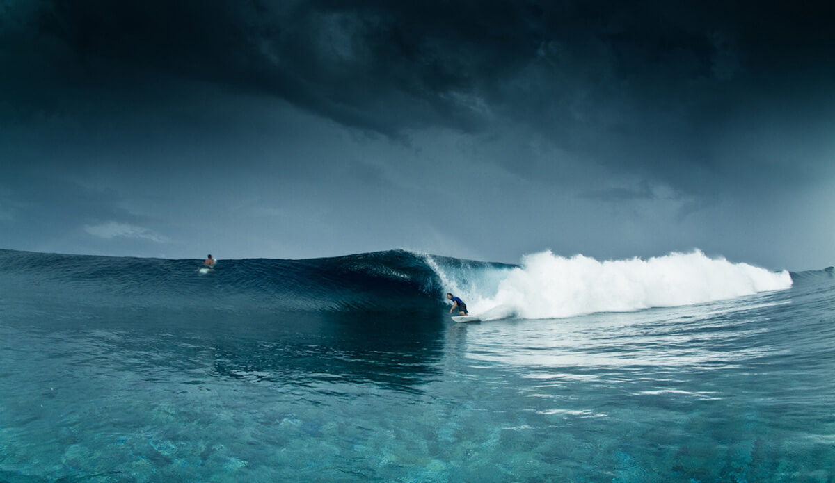 Szörfözés a viharban a Pohnpei Surf Clubban