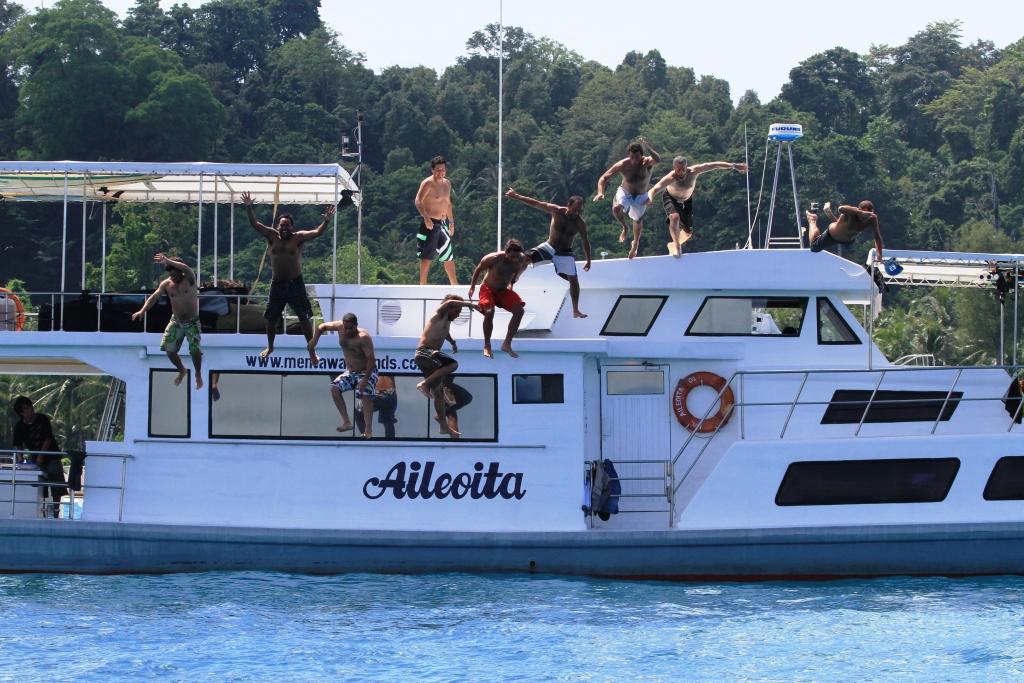 Aileoita Yacht Charter